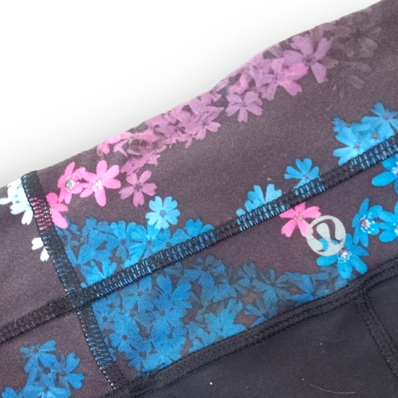 Lululemon womens straight legged leggings with floral waist band size 4 - Picture 2 of 7